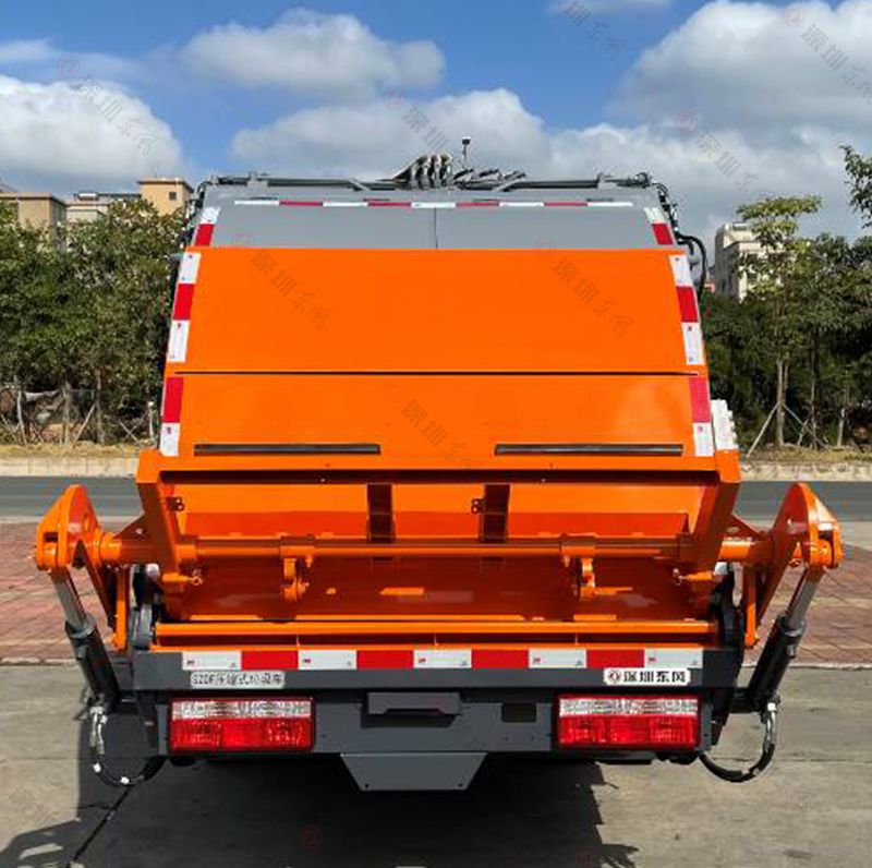 3T D6 QuanChai Compressed GarbageTruck