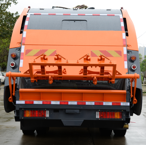 18T rear-mounted compressed garbage truck